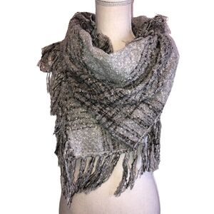 SCARF Women's Size O/S Black Gray Chunky Triangle Scarf With Fringe